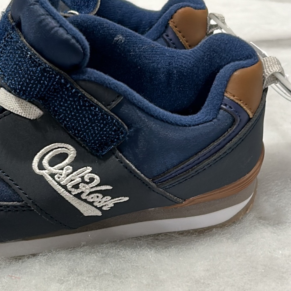 ⭐️SALE⭐️OshKosh B’Gosh Boys Navy Sneakers